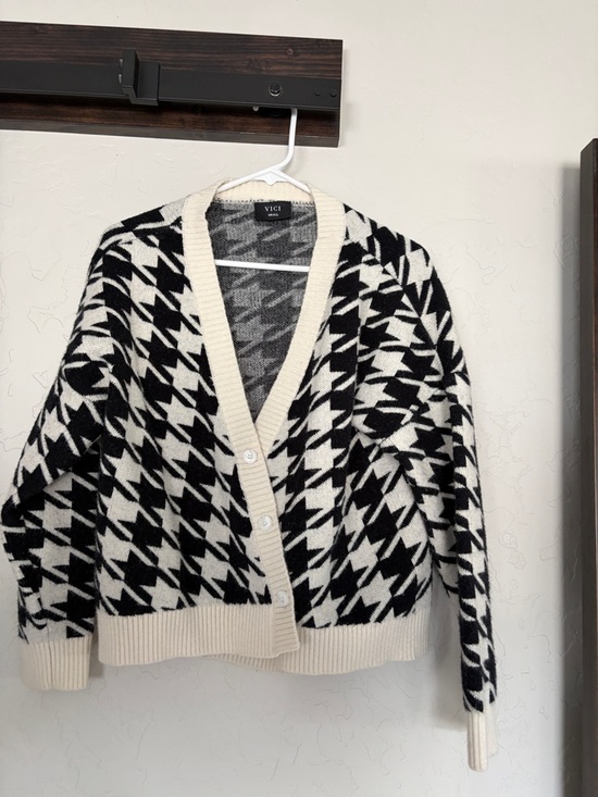 Vici Sweaters - VICI Black & Cream Houndstooth Button-Up Cardigan